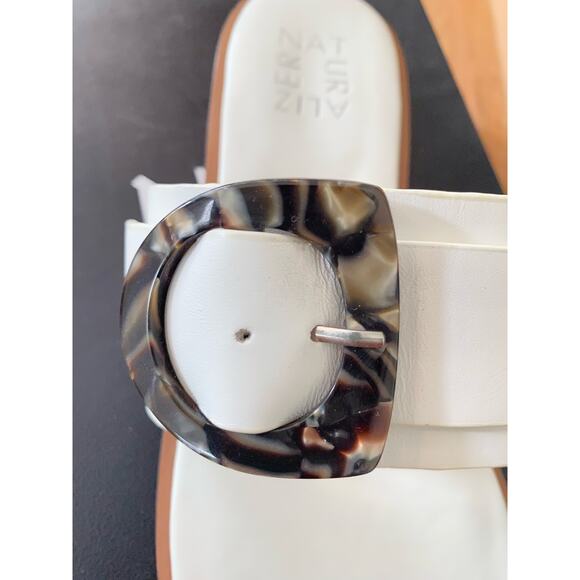 NWT/B Naturalizer Finola White Leather Sandals 8 us Buckle Detail/Summer Shoes - Picture 9 of 13